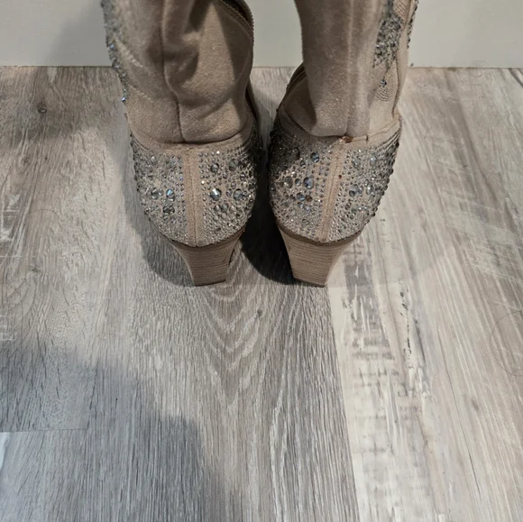 Madden Girl Sparkly Boots - Picture 10 of 16